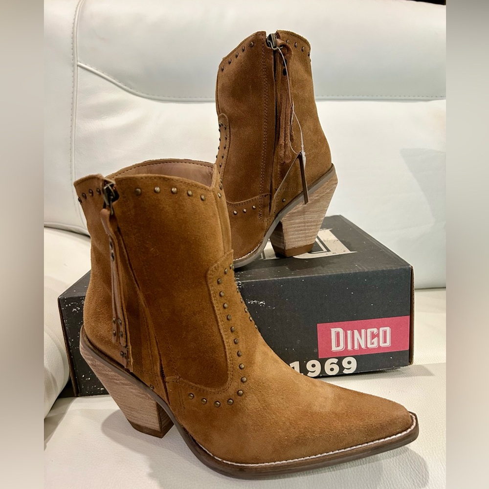 NWT DINGO Tan Suede Boots CLASSY SASSY Fringe, Zipper, SZ 9 Giddy Up!! - Picture 3 of 7